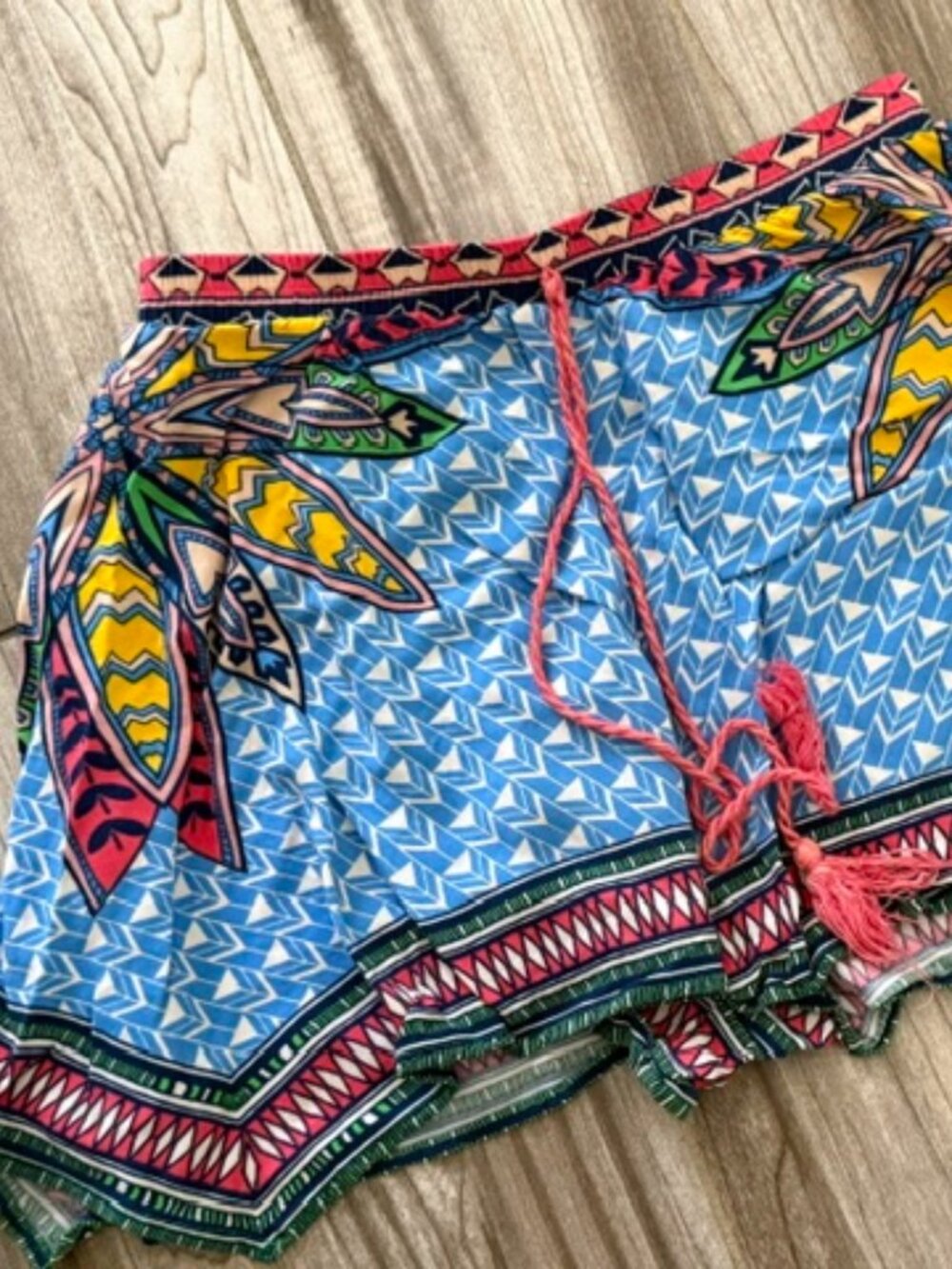 (4 for $20) JEALOUS TOMATO Boho Print Drawstring Tassel Flowy Shorts - Small EUC